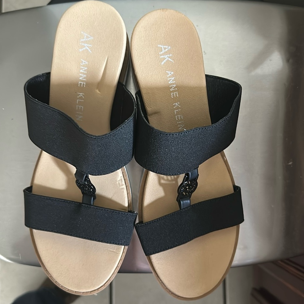 Black sandals for women size 9 worn a couple times